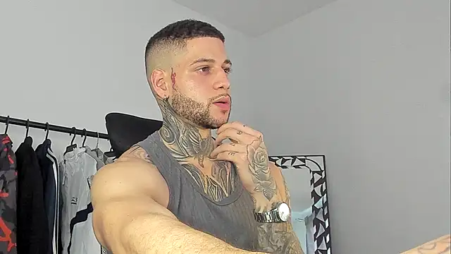 Snapshot of _jamesleandros1 chatting on 10/28/25, 08:55  jamesleandros1 online show from 10/28/25, 08:55