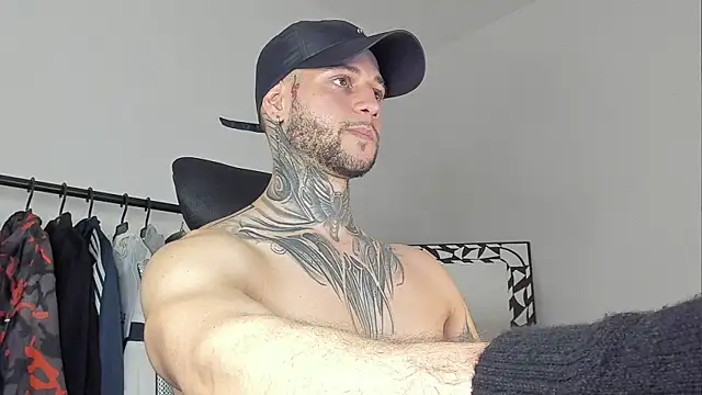 Snapshot of _jamesleandros1 chatting on 11/04/25, 01:59 jamesleandros1 online show from 11/04/25, 01:59