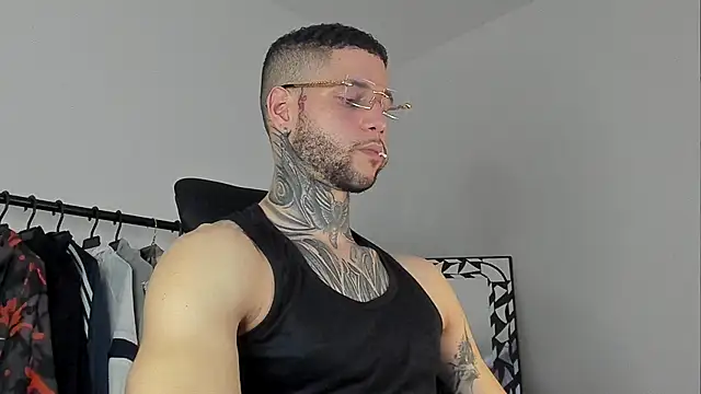 Snapshot of _jamesleandros1 chatting on 11/04/25, 09:03 jamesleandros1 online show from 11/04/25, 09:03