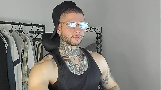 Snapshot of _jamesleandros1 chatting on 11/11/25, 11:16 jamesleandros1 online show from 11/11/25, 11:16