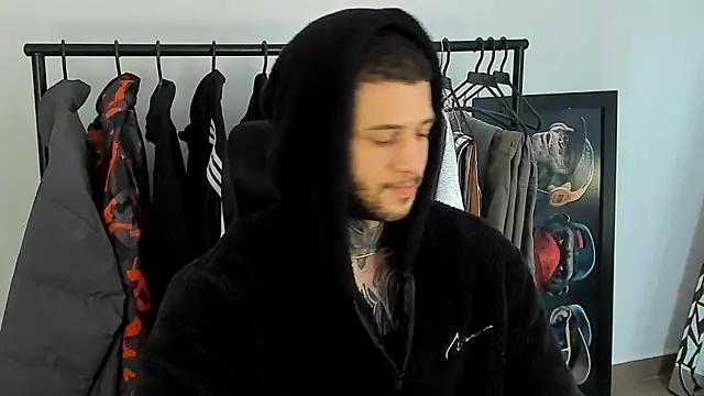 Snapshot of _jamesleandros1 chatting on 12/03/25, 02:48 jamesleandros1 online show from 12/03/25, 02:48