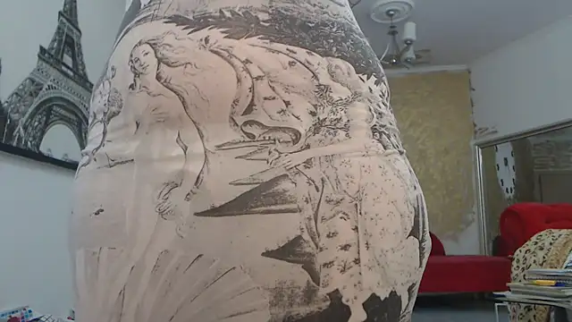 Snapshot of AnnaBellaLuckyXOXO chatting on 10/25/25, 11:29 AnnaBellaLuckyXOXO online show from 10/25/25, 11:29