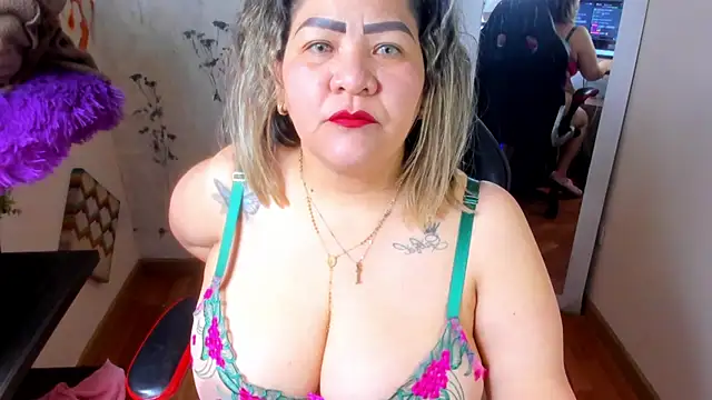 Snapshot of Dalessa_Bigtits chatting on 03/10/25, 12:18 Dalessa Bigtits online show from 03/10/25, 12:18