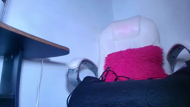 naomi kyse online show from 01/11/25, 03:02