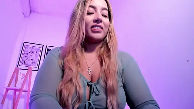 sofihill01 online show from 04/14/26, 09:32