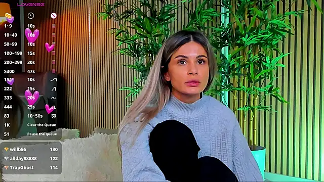 Avril Cyrus online show from 12/29/24, 02:21