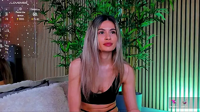 Avril Cyrus online show from 01/10/25, 07:46