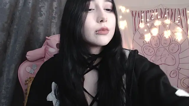 Snapshot of Holy420lolii chatting on 12/24/24, 05:44 Holy420lolii online show from 12/24/24, 05:44