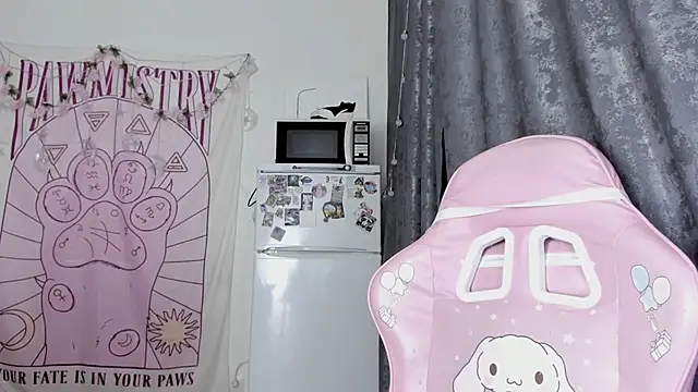 Snapshot of Holy420lolii chatting on 09/12/25, 05:02 Holy420lolii online show from 09/12/25, 05:02