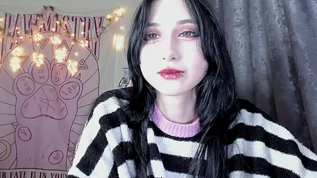 Snapshot of Holy420lolii chatting on 10/27/25, 06:56 Holy420lolii online show from 10/27/25, 06:56