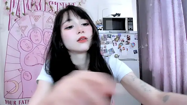 Holy420lolii online show from 06/12/26, 01:10