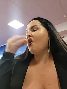 Snapshot of GeorgiaLerox chatting on 09/15/25, 11:43 GeorgiaLerox online show from 09/15/25, 11:43