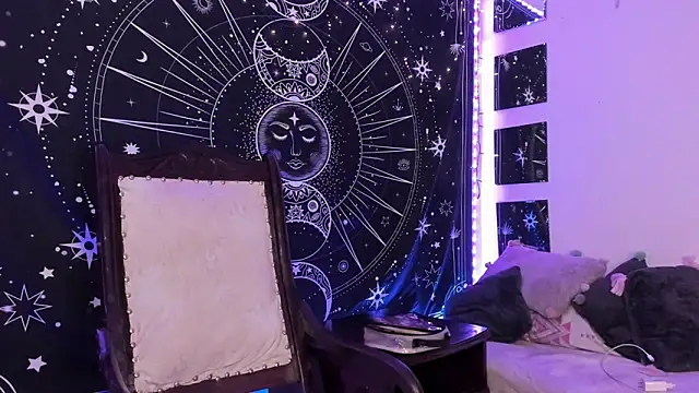 Eva Lee  online show from 09/17/25, 06:48