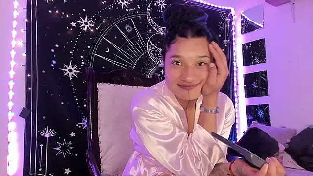 Eva Lee  online show from 09/18/25, 06:15