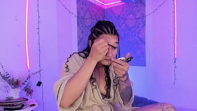 Eva Lee  online show from 07/01/26, 11:01