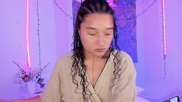 Eva Lee  online show from 07/05/26, 10:22