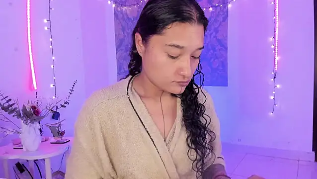 Eva Lee  online show from 07/26/26, 10:44