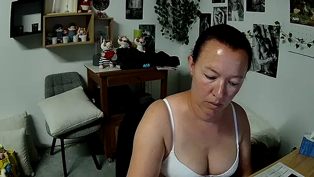 Snapshot of AnyaKrey@xh chatting on 06/19/26, 12:09 AnyaKreyxh online show from 06/19/26, 12:09