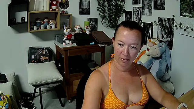 Snapshot of AnyaKrey@xh chatting on 08/04/26, 11:13 AnyaKreyxh online show from 08/04/26, 11:13