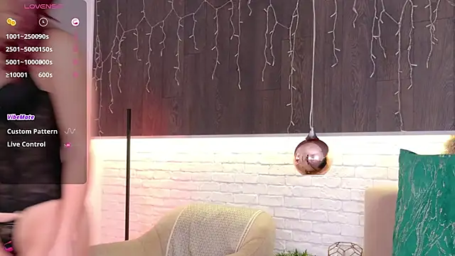 Snapshot of CindeFucknRella chatting on 11/05/25, 05:51 CindeFucknRella online show from 11/05/25, 05:51