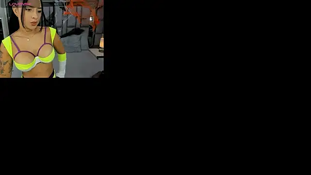 Snapshot of EMMAHILL1 chatting on 10/29/25, 11:34 EMMAHILL1 online show from 10/29/25, 11:34