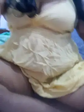 Snapshot of chubby_wife chatting on 11/16/25, 04:40 chubby wife online show from 11/16/25, 04:40