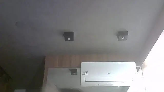 Skinny-Kitten online show from 11/17/25, 05:52