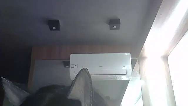 Skinny-Kitten online show from 05/24/26, 04:01