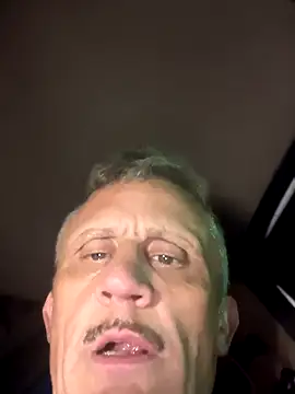 Snapshot of prekumstud chatting on 10/05/25, 11:52 prekumstud online show from 10/05/25, 11:52