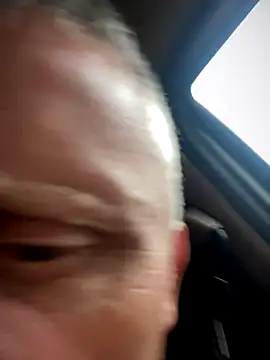 Snapshot of prekumstud chatting on 10/31/25, 10:55 prekumstud online show from 10/31/25, 10:55