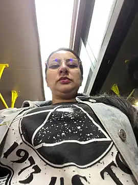 Abril Luv online show from 01/30/25, 12:39