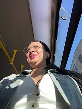 Abril Luv online show from 01/30/25, 12:27