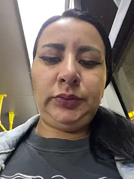 Abril Luv online show from 02/08/25, 12:06
