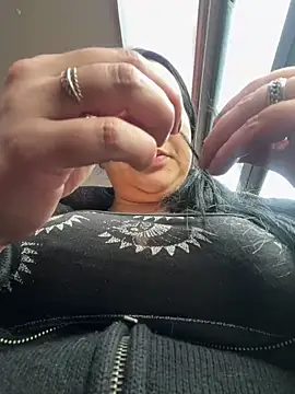 Abril Luv online show from 02/11/25, 11:54