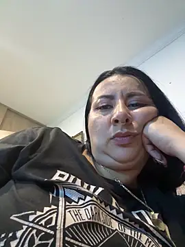 Abril Luv online show from 05/15/26, 02:07