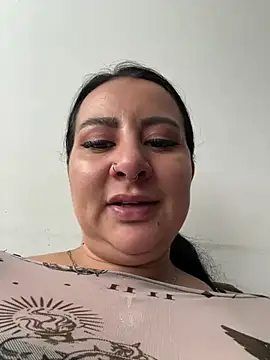 Abril Luv online show from 07/23/26, 02:04