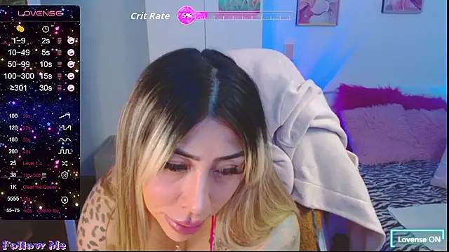 Snapshot of Martina_Dash chatting on 10/28/25, 11:14 Martina Dash online show from 10/28/25, 11:14