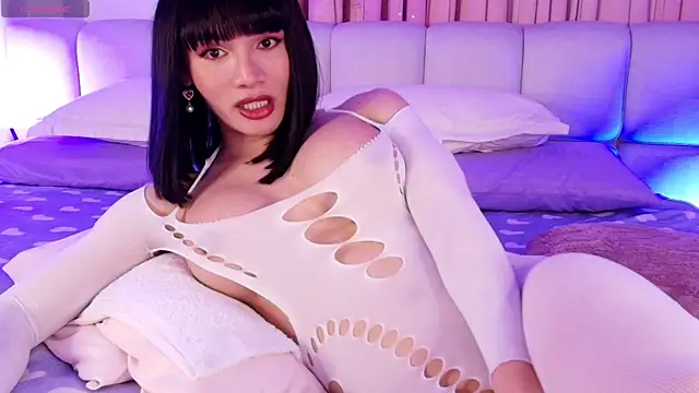 Snapshot of sweetieluna01 chatting on 09/27/25, 07:52 sweetieluna01 online show from 09/27/25, 07:52