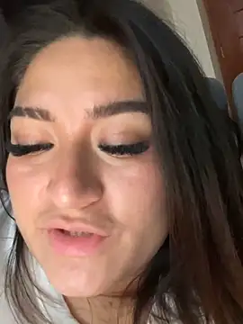 Snapshot of LuceroRm chatting on 09/20/25, 05:30 LuceroRm online show from 09/20/25, 05:30