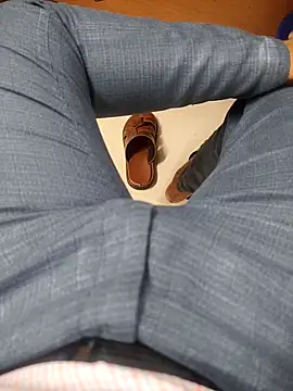 Snapshot of adicma123 chatting on 10/21/25, 06:25 adicma123 online show from 10/21/25, 06:25