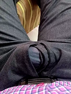 Snapshot of adicma123 chatting on 11/18/25, 09:14 adicma123 online show from 11/18/25, 09:14