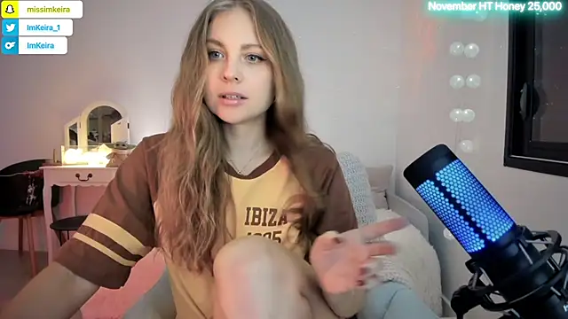 Snapshot of ImKeira chatting on 11/17/25, 07:52 ImKeira online show from 11/17/25, 07:52