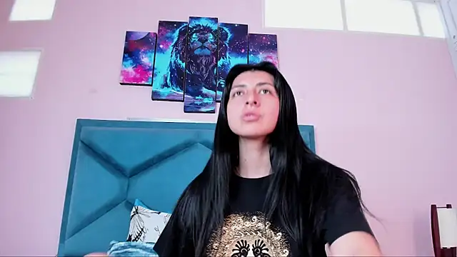 Snapshot of EmmaWilliamss chatting on 03/11/25, 03:56 EmmaWilliamss online show from 03/11/25, 03:56