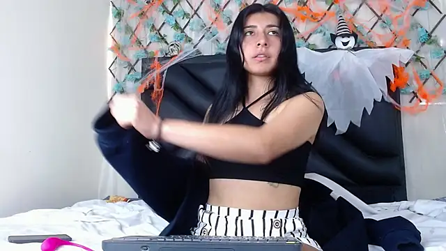 Snapshot of EmmaWilliamss chatting on 10/29/25, 03:25 EmmaWilliamss online show from 10/29/25, 03:25