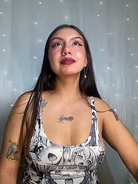 Snapshot of Cinnamon_Meow chatting on 11/18/25, 09:41 Cinnamon Meow online show from 11/18/25, 09:41