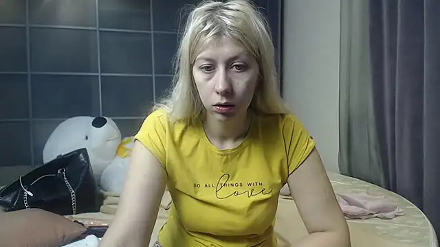 KyliePag online show from 02/04/25, 07:51