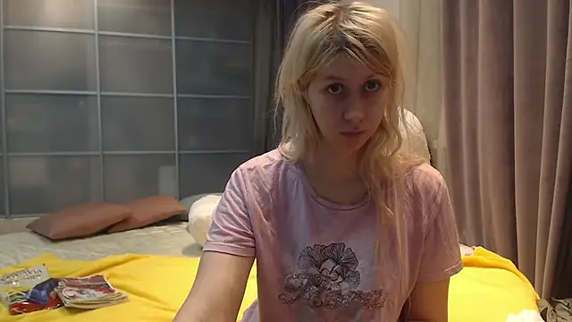 KyliePag online show from 02/16/25, 06:21