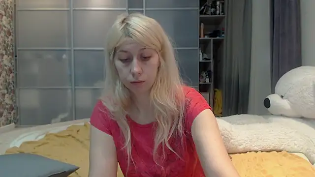 Snapshot of KyliePag chatting on 01/11/26, 04:28 KyliePag online show from 01/11/26, 04:28
