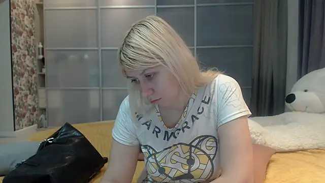 Snapshot of KyliePag chatting on 03/04/26, 05:46 KyliePag online show from 03/04/26, 05:46