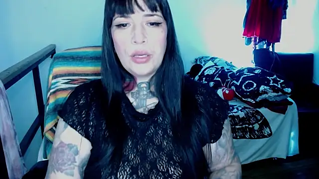 Snapshot of VampGirl1 chatting on 10/07/25, 01:25 VampGirl1 online show from 10/07/25, 01:25